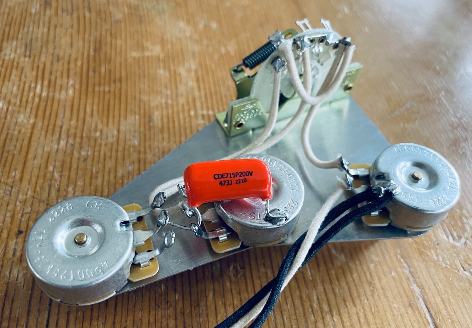 Fender Stratocaster Wiring Harness 250k CTS Pots USA CRL 5 Way .047 Orange Drop