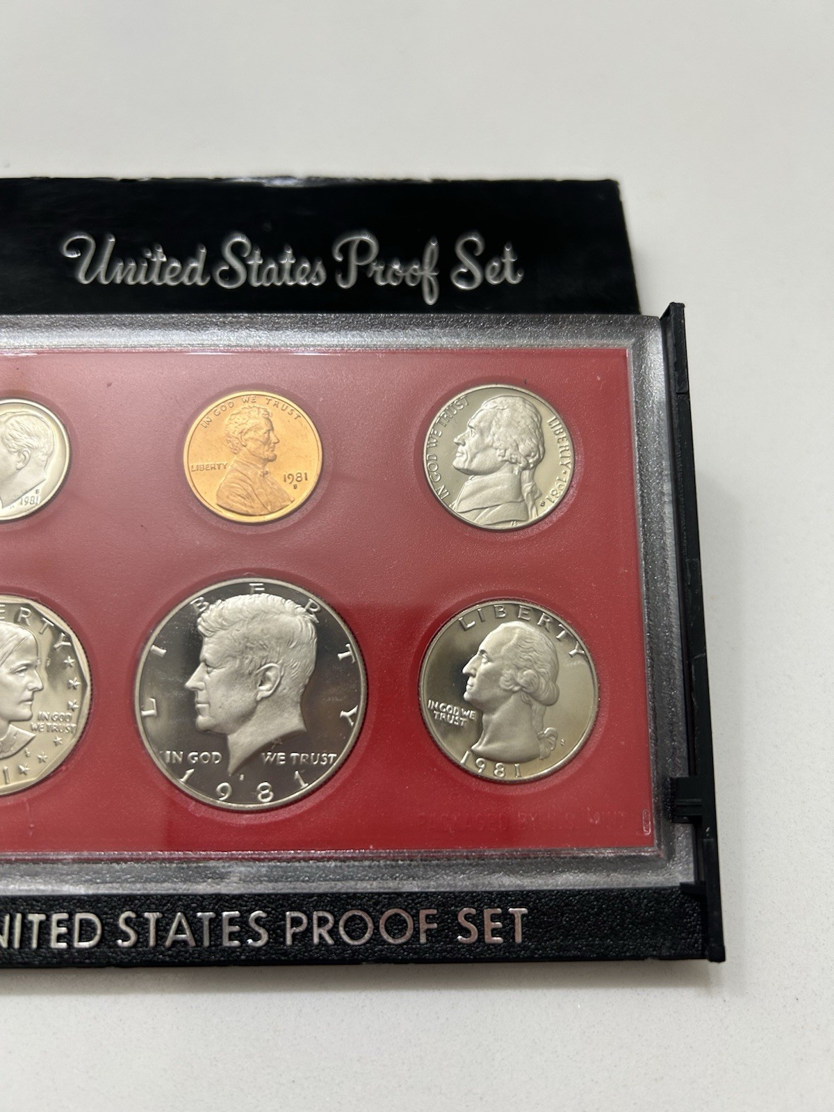 1981 United States Proof Set Original Holder & Black Envelope