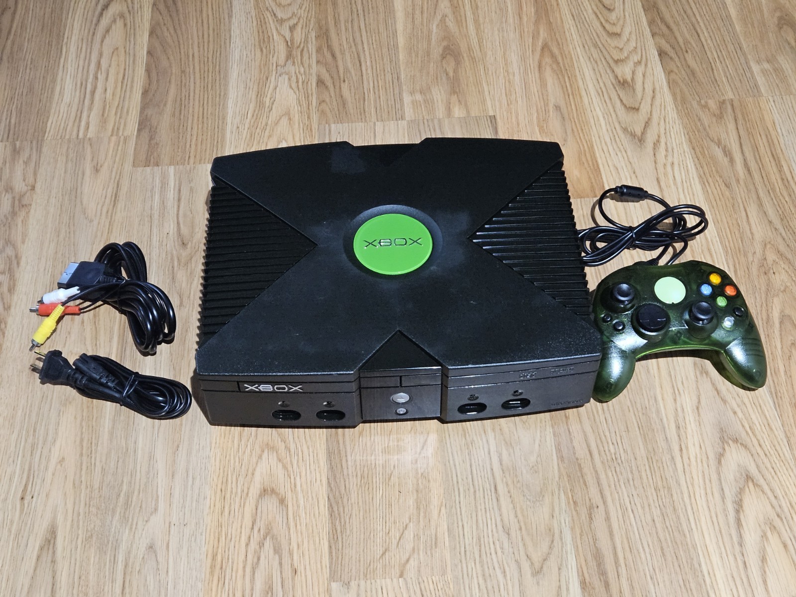 Microsoft Original Xbox Console Bundle! XBOX! 1 CONTROLLER! W/ ALL CORDS!