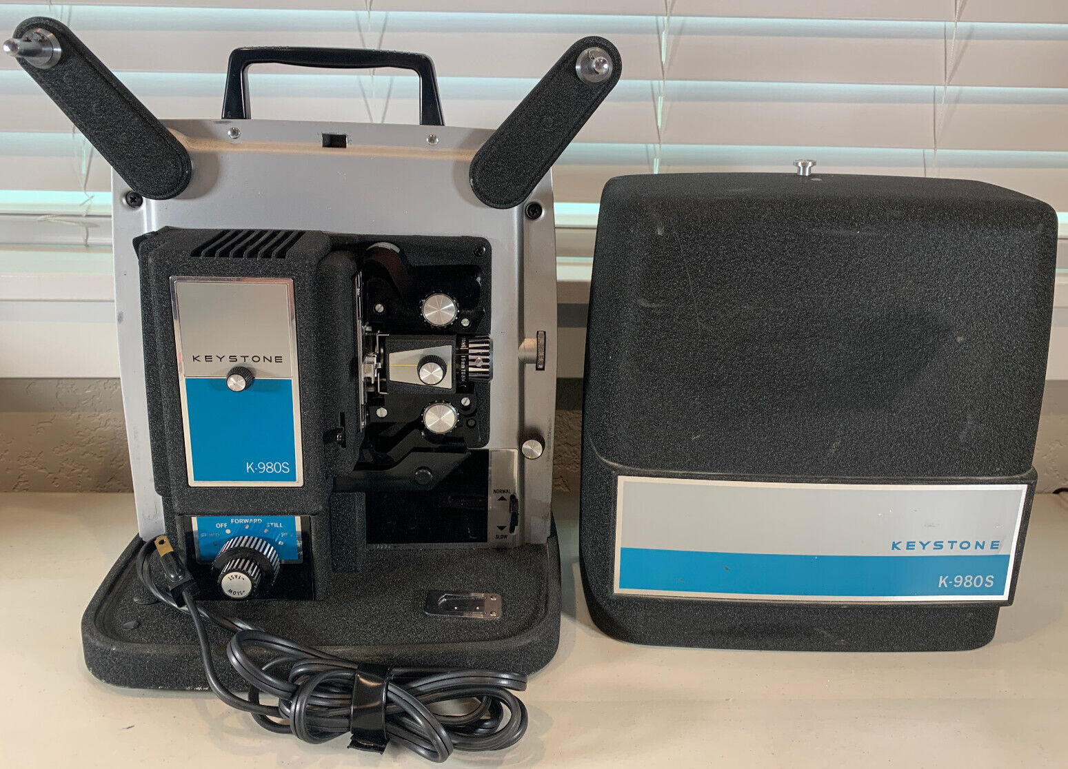 READ! Partial Test Works Vintage Keystone K-980S Movie Projector in Hard Case