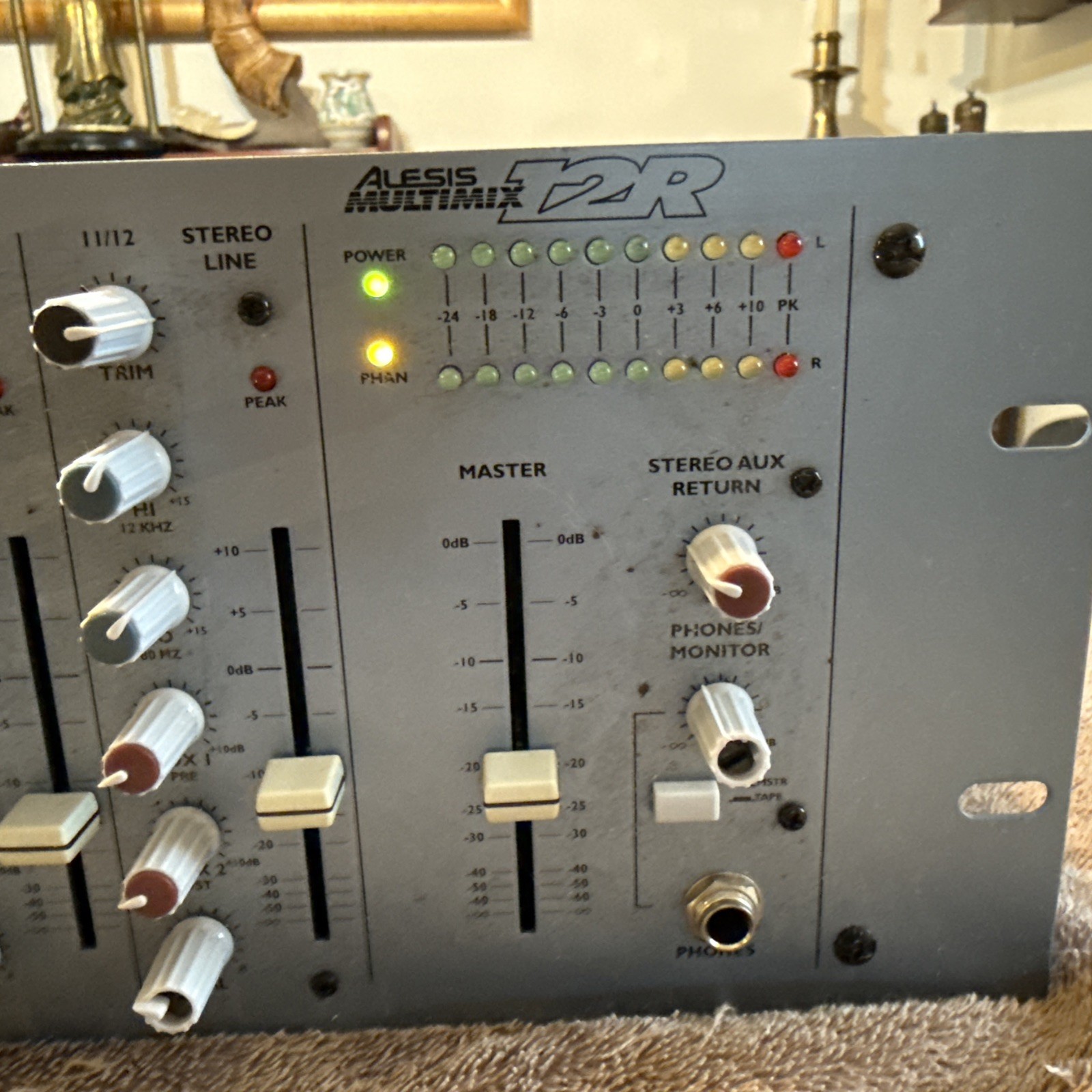 Alesis MultiMix 12R 12-Channel Rackmount Mixer