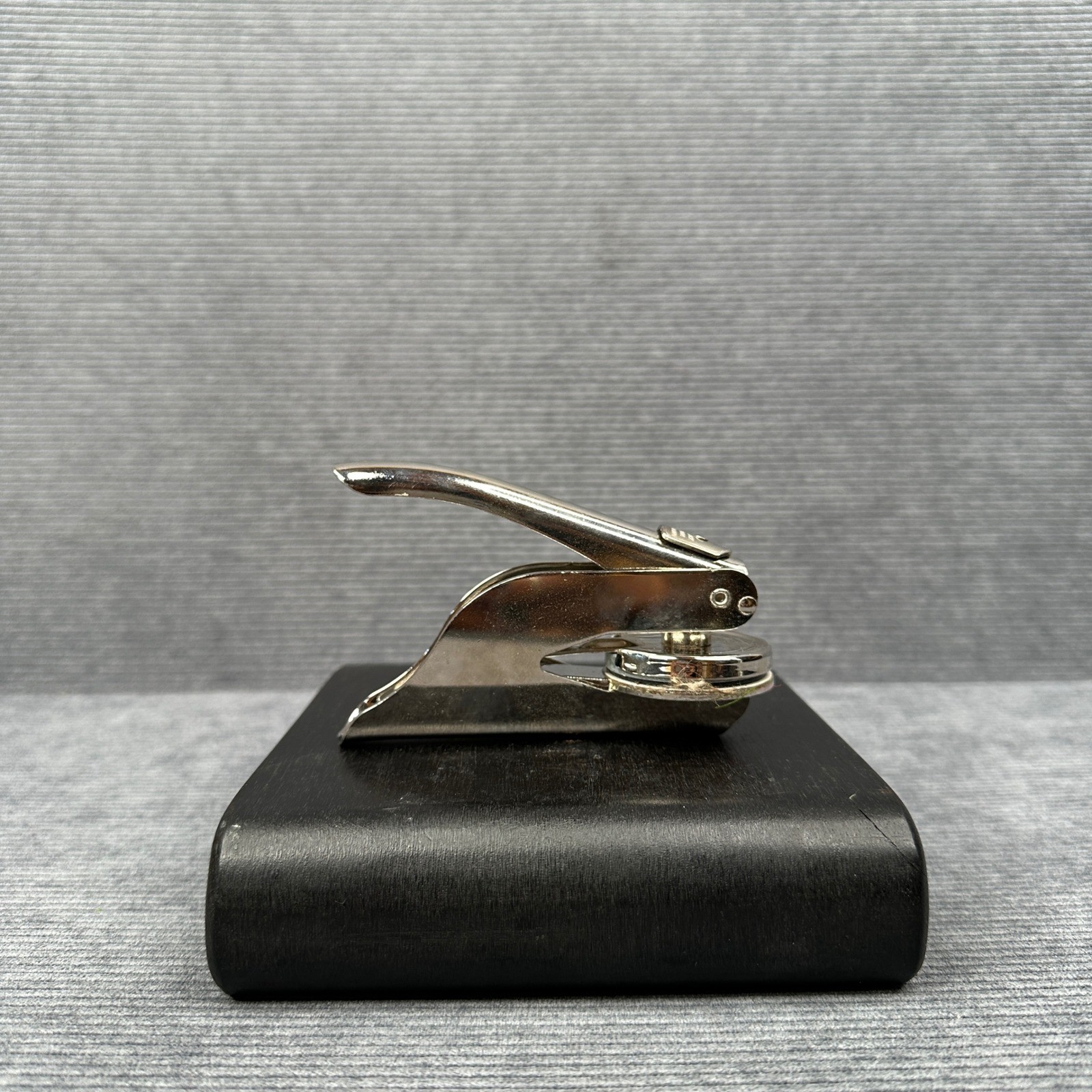Allen Corporation Supply Chrome Handheld Pocket Notary Seal Embosser Press