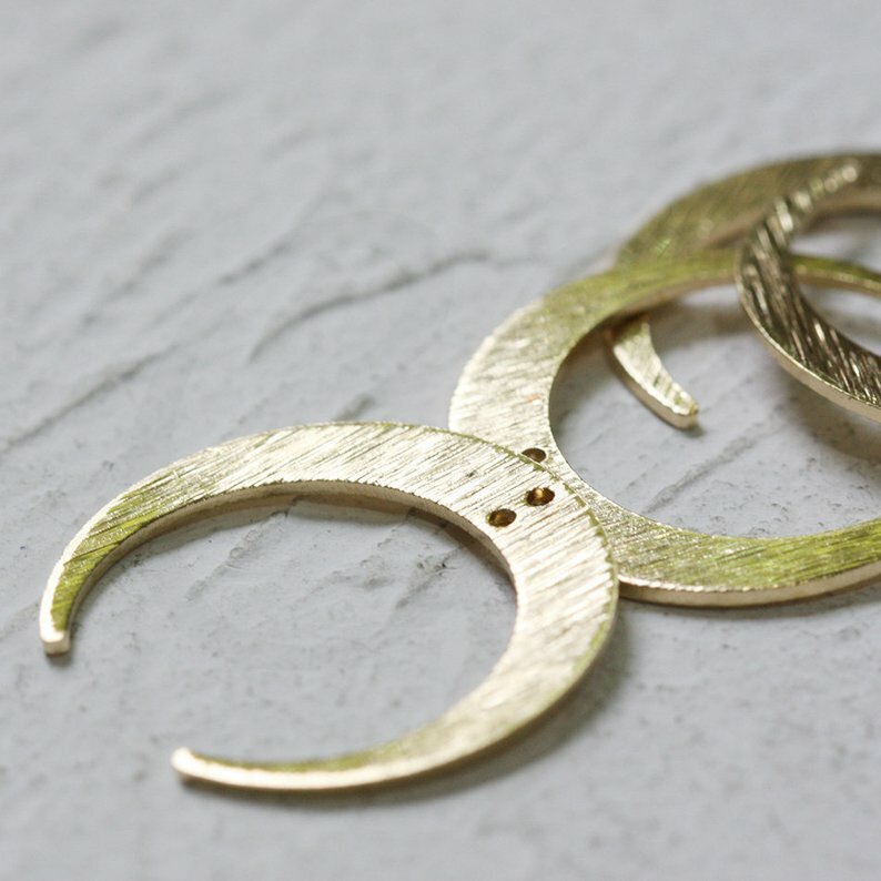 4 Pieces Raw Brass Brushed Moon-Crescent-Pendant - 27.2x25.8mm (4188C)