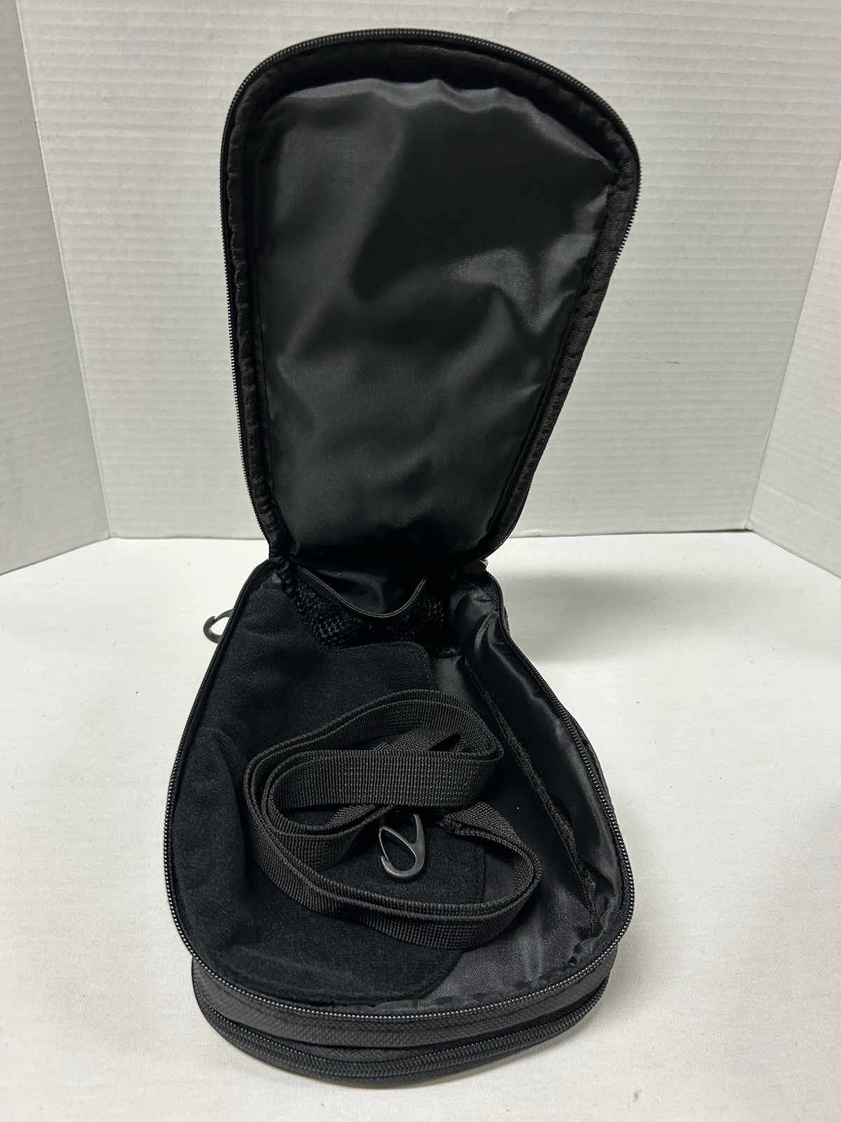 Original Microsoft Xbox Live Black Zipper Game & Accessory Carry Case Bag