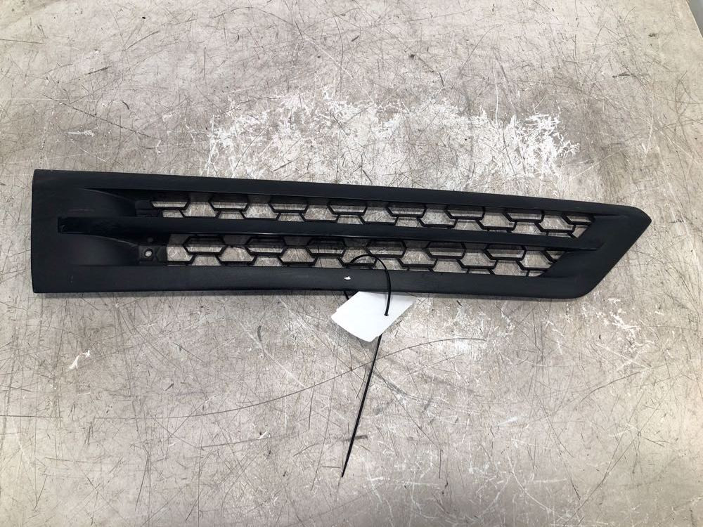 2019 Freightliner Cascadia Hood Side Vent A1721186003 (761-10186)