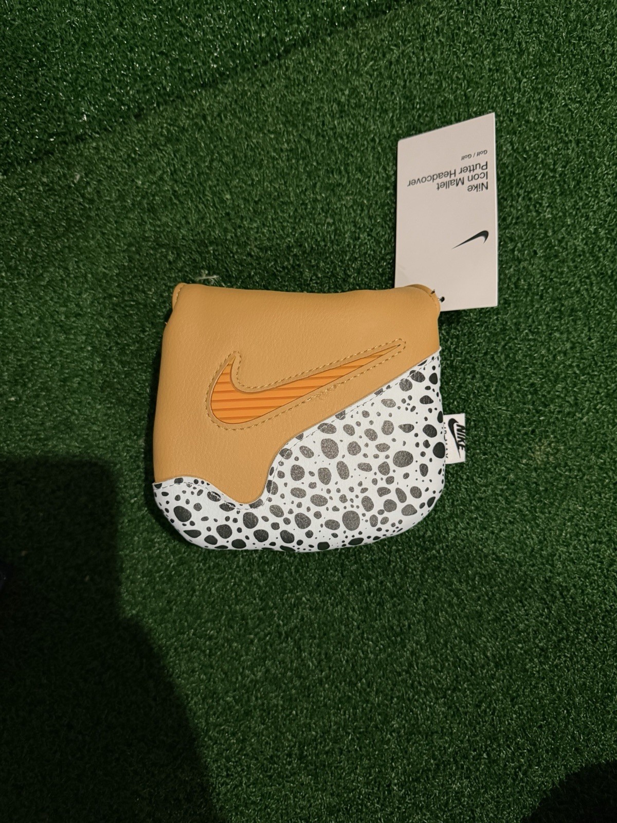 Nike Tour Golf Mallet Putter Headcover NEW Kumquat