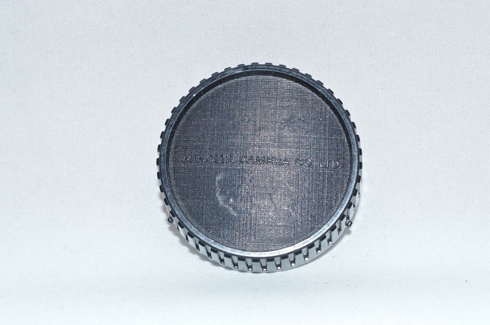 ORIGINAL Minolta Rigid Plastic Twist-On Rear Lens Cap for Minolta MD. (LC-355)