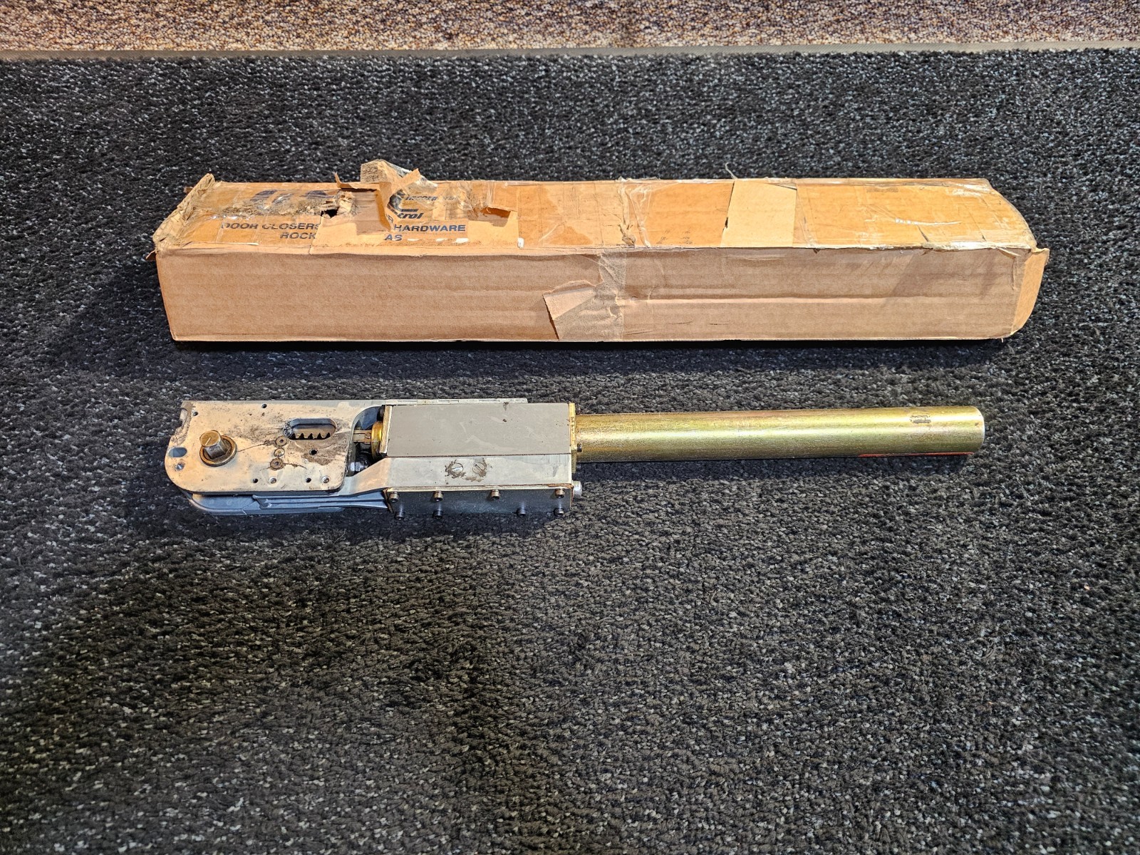 Husky Kawneer GSDC 37-626 Concealed Overhead Door Closer Body Only 105°Hold Open