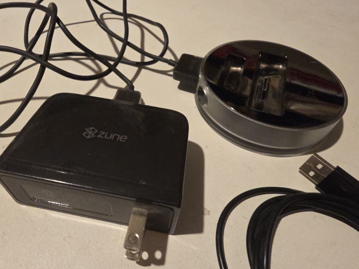 Microsoft Zune Wireless Remote Control And Zune Dock Model 1096
