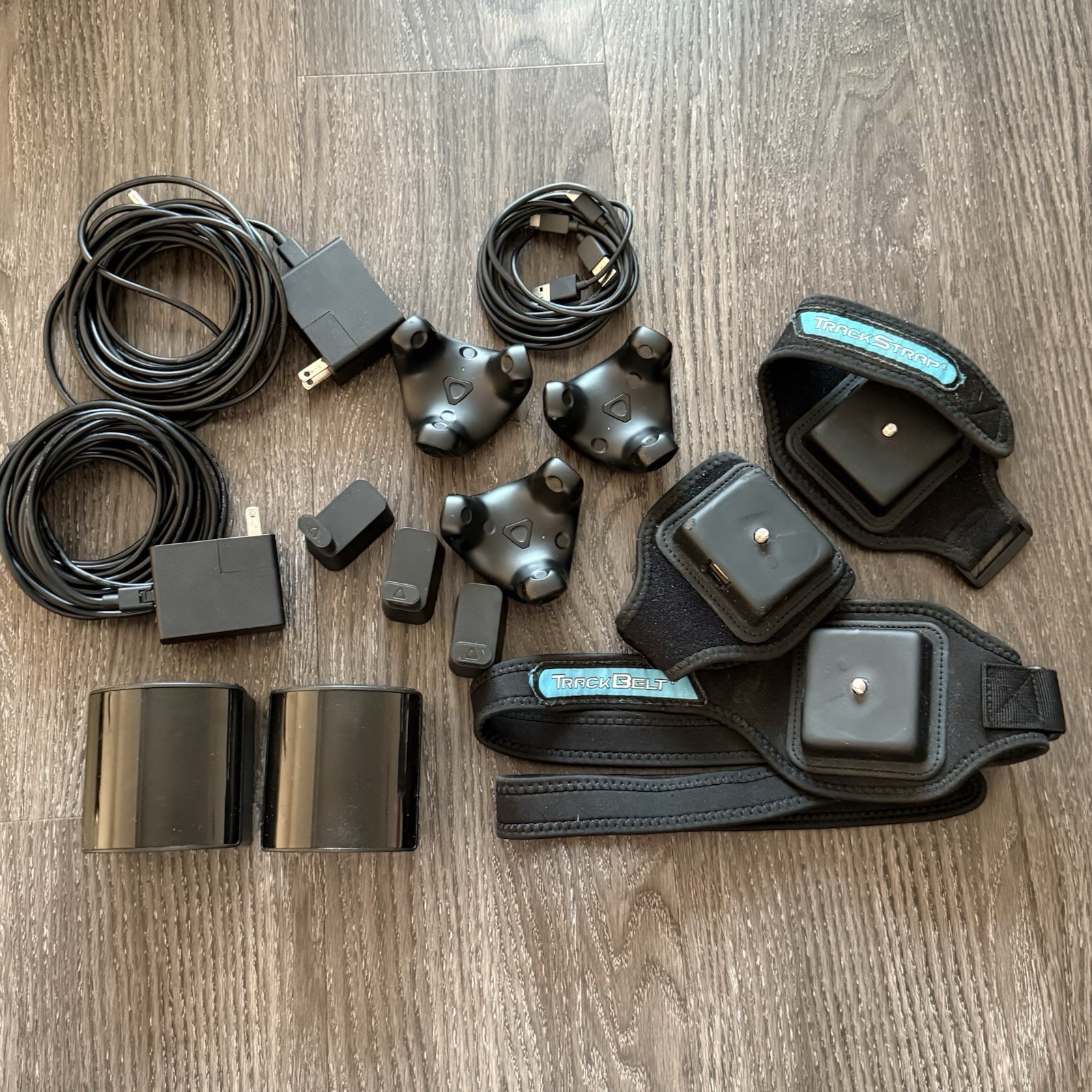 3x HTC Vive Tracker 3.0 + 2x 2.0 SteamVR Base Stations Vrchat full body tracking