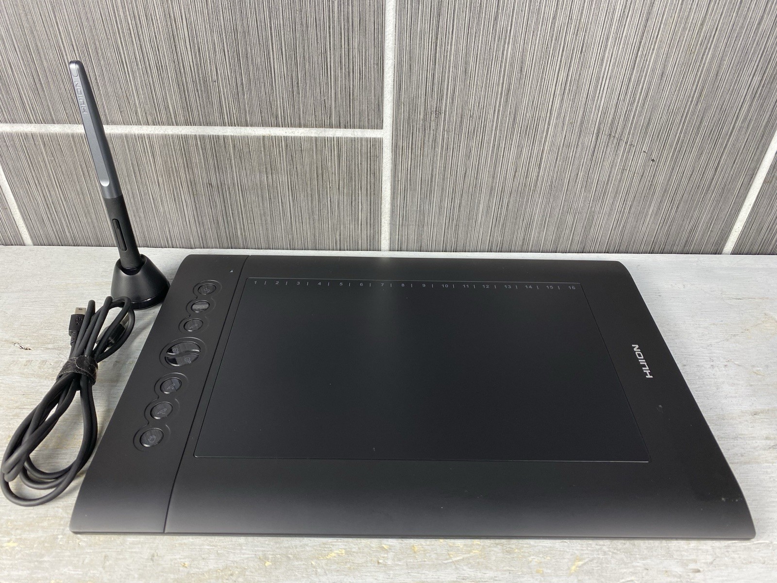 Huion H610 Pro V2 Graphic Drawing Table with Battery-Free Stylus *Tested*