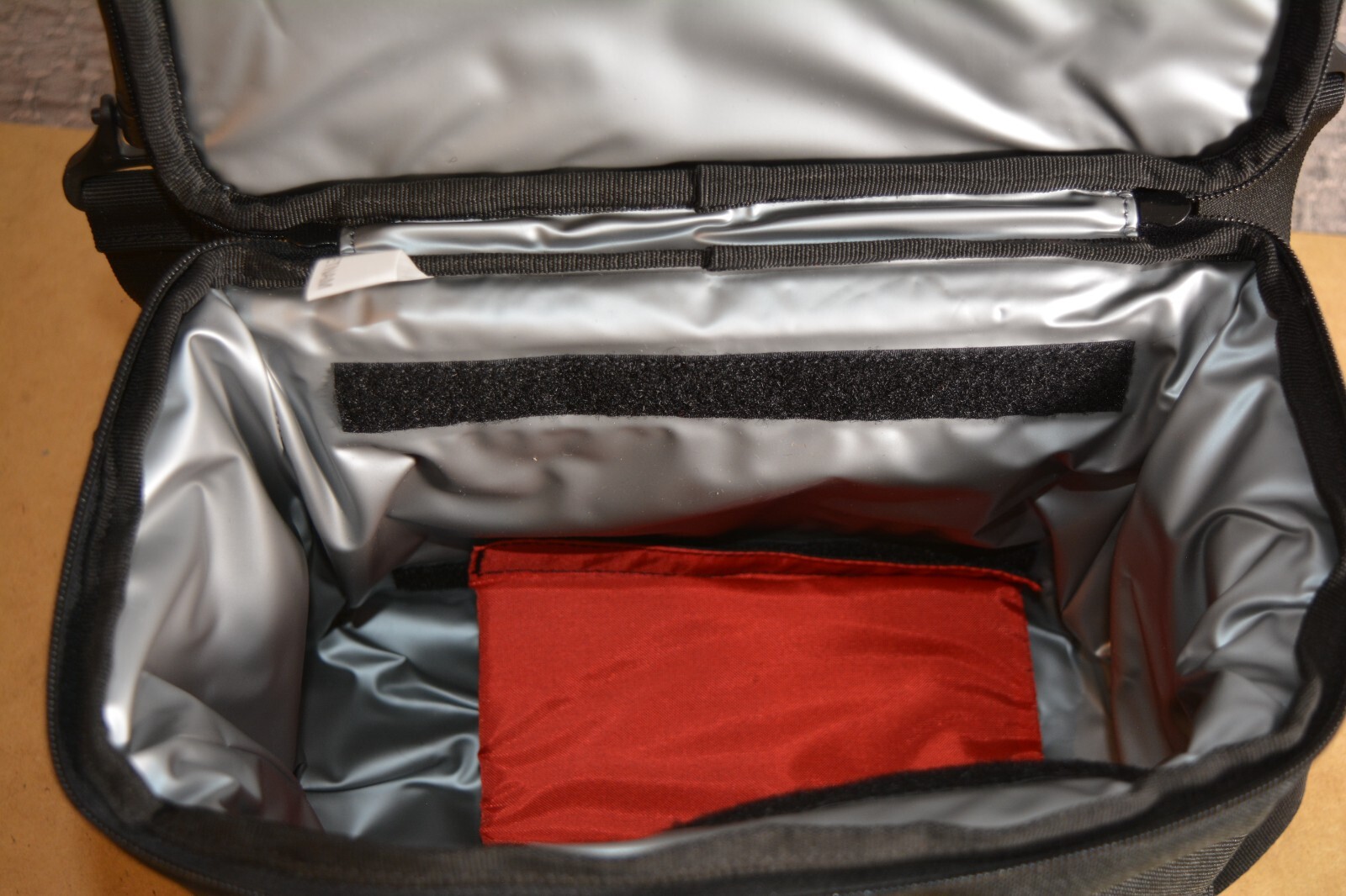 New Bell Cooler Bag, MPP Multi position with strap Black/gray