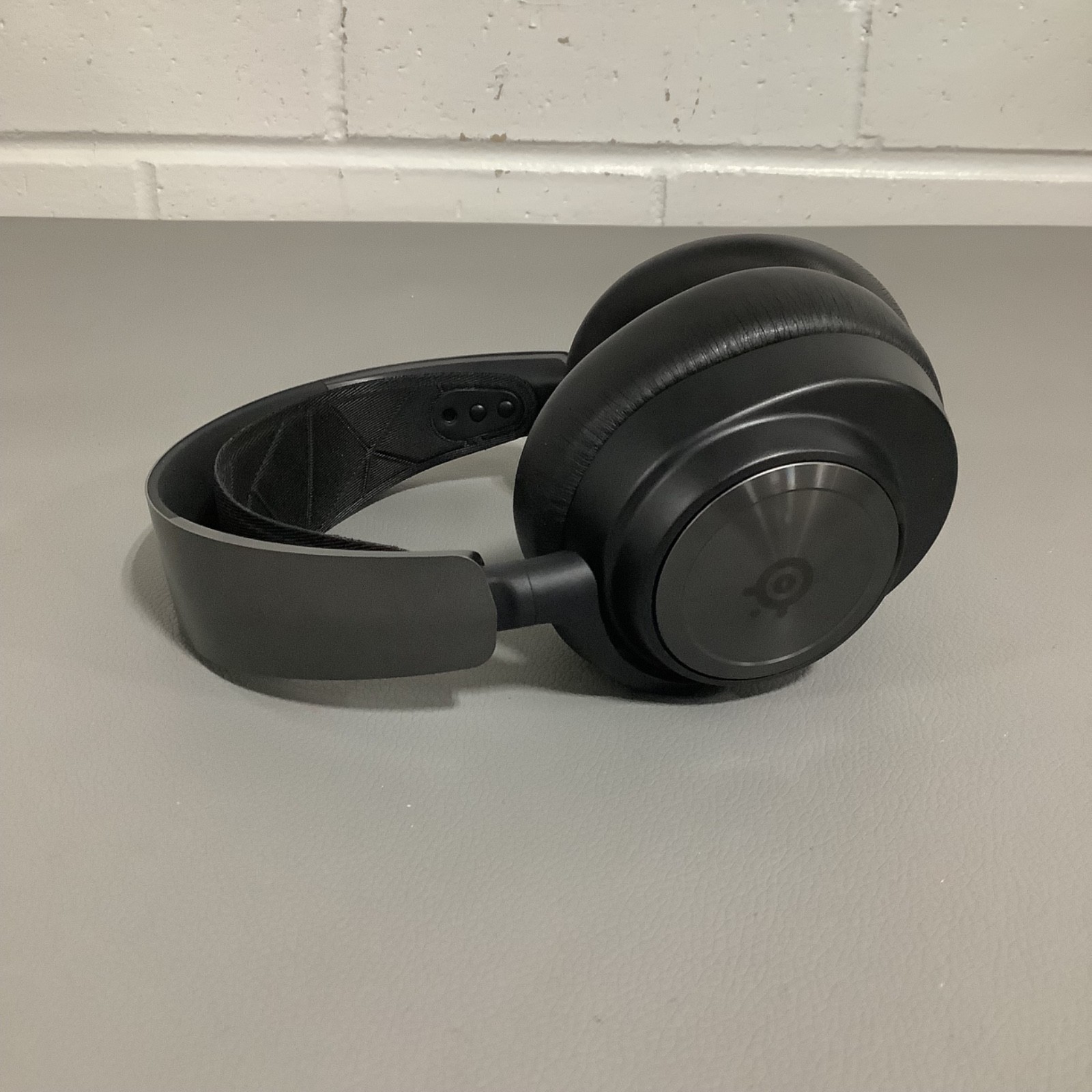 SteelSeries Arctis Nova Pro Wired Xbox Multi-System Gaming Headset