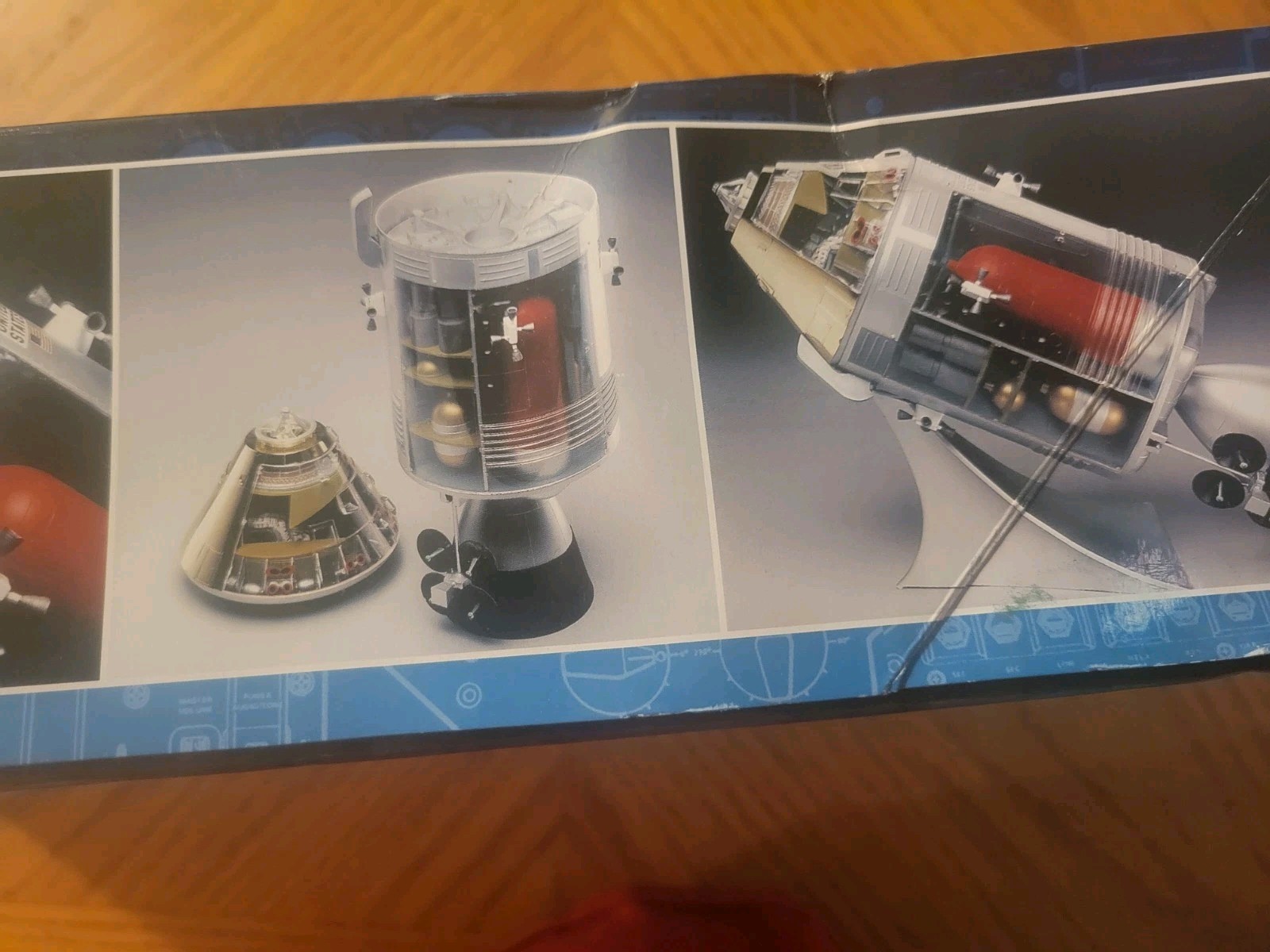 REVELL 85-5086 1/32 Apollo Command & Service Module 40th Anniv MODEL KIT