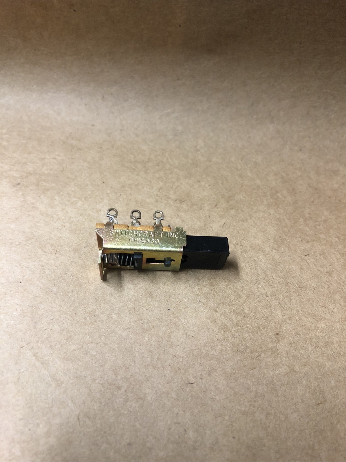 SWITCHCRAFT PART# 75067A10A