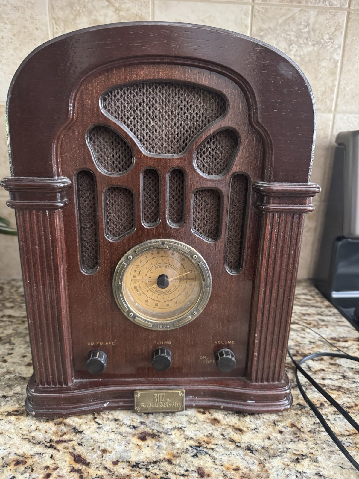 Ritz Cathedral NABISCO Tube Radio 1934 The Great Golden Hits Collectible