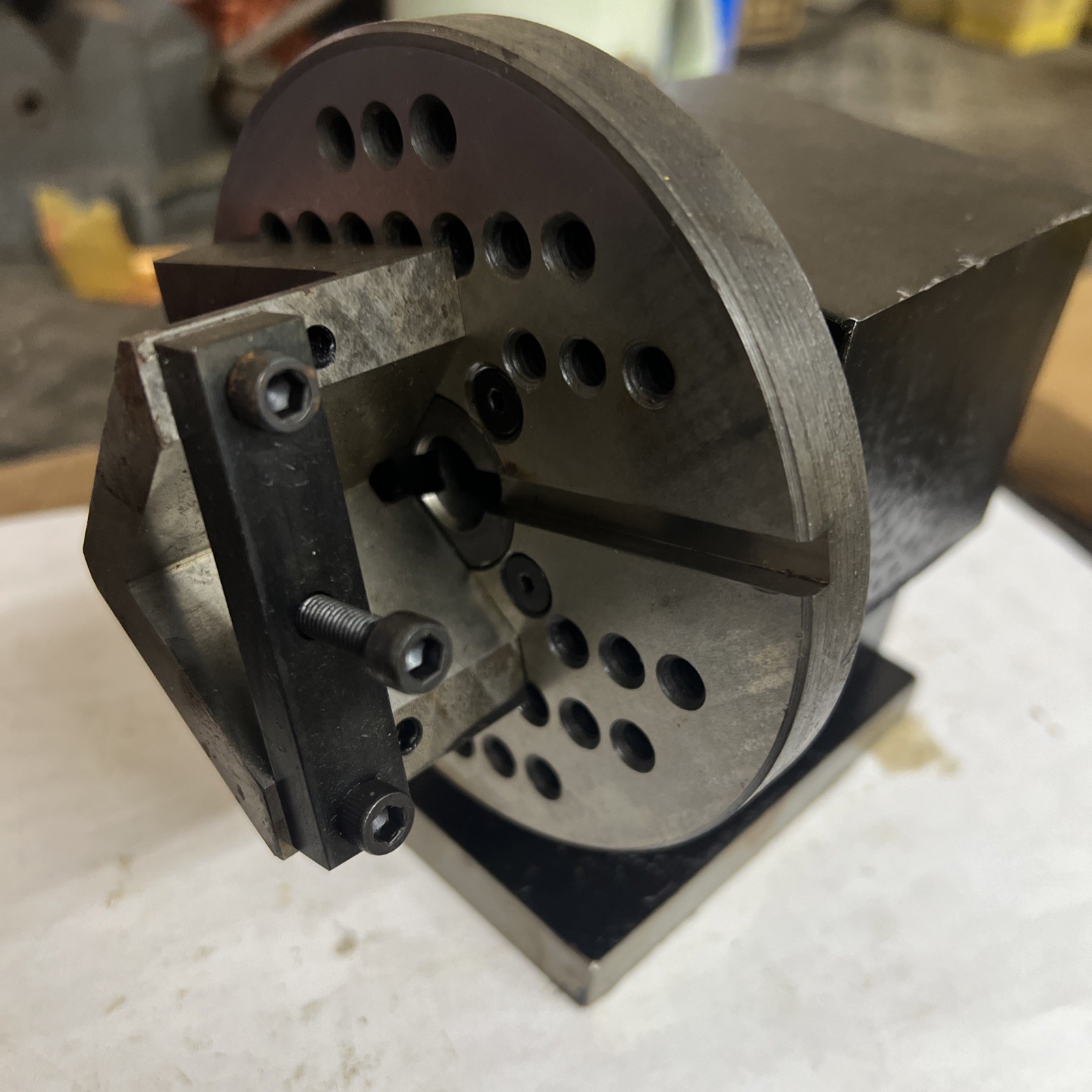 NOS Whirly Gig GRINDING PUNCH FORMER SPIN FIXTURE Indexer WITH V BLOCK Machinist