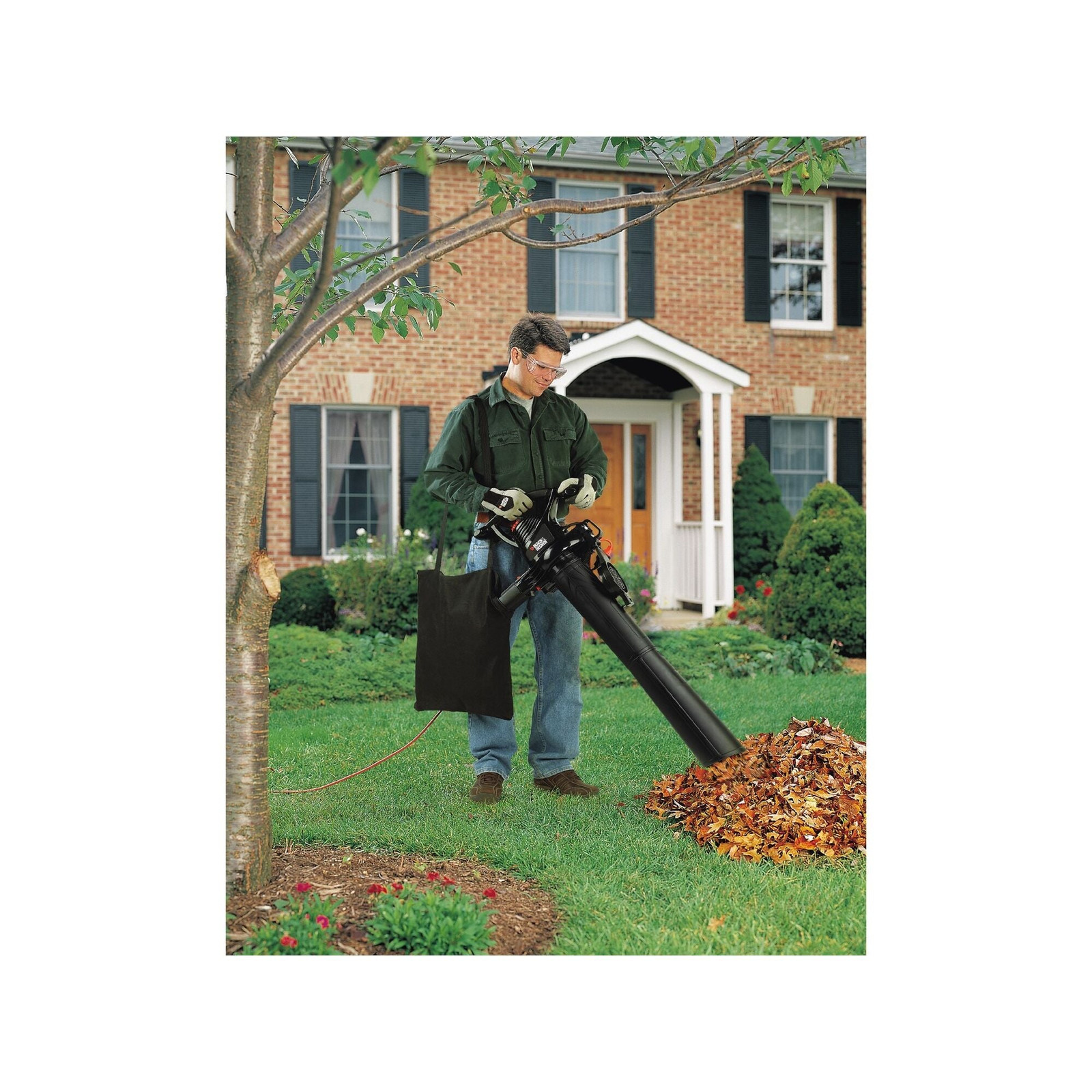 BLACK+DECKER 12 Amp Blower/Vacuum/Mulcher - BV3100