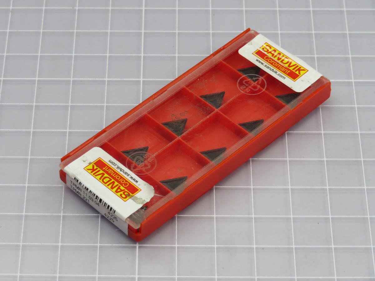 LOT OF 10 SANDVIK TPMR 11 03 04 4225 CARBIDE INSERTS T210792