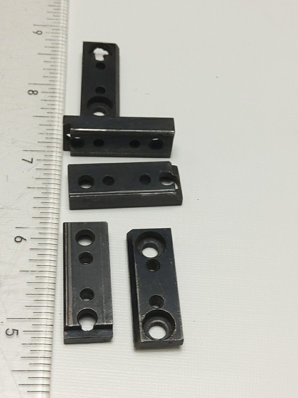 LOT OF 5 BEA GUIDE PLATES 2000087700 (USED)