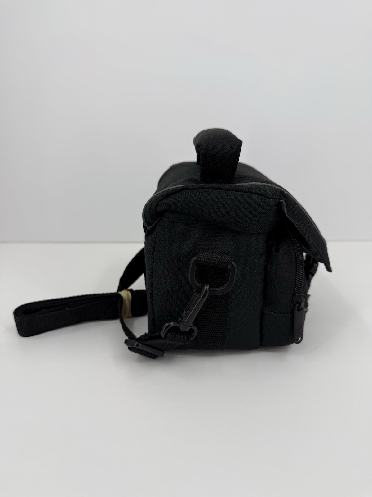 Case Logic Black SLR Camera Bag EUC