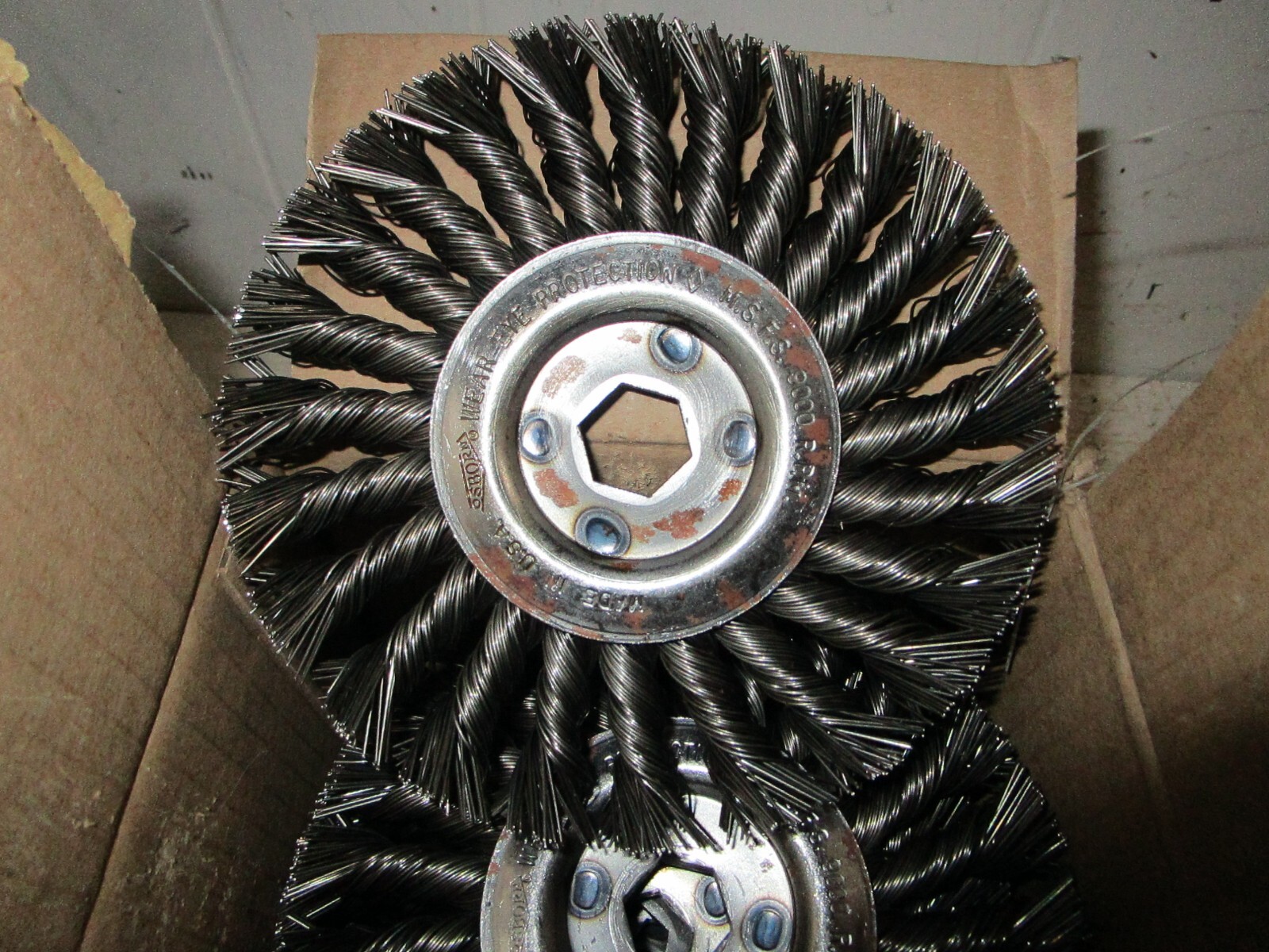 Osborn 6 INCH ROUND WIREWHEEL STEEL WIRE BRUSH WHEEL FOR BENCH GRINDER 3/4  hex
