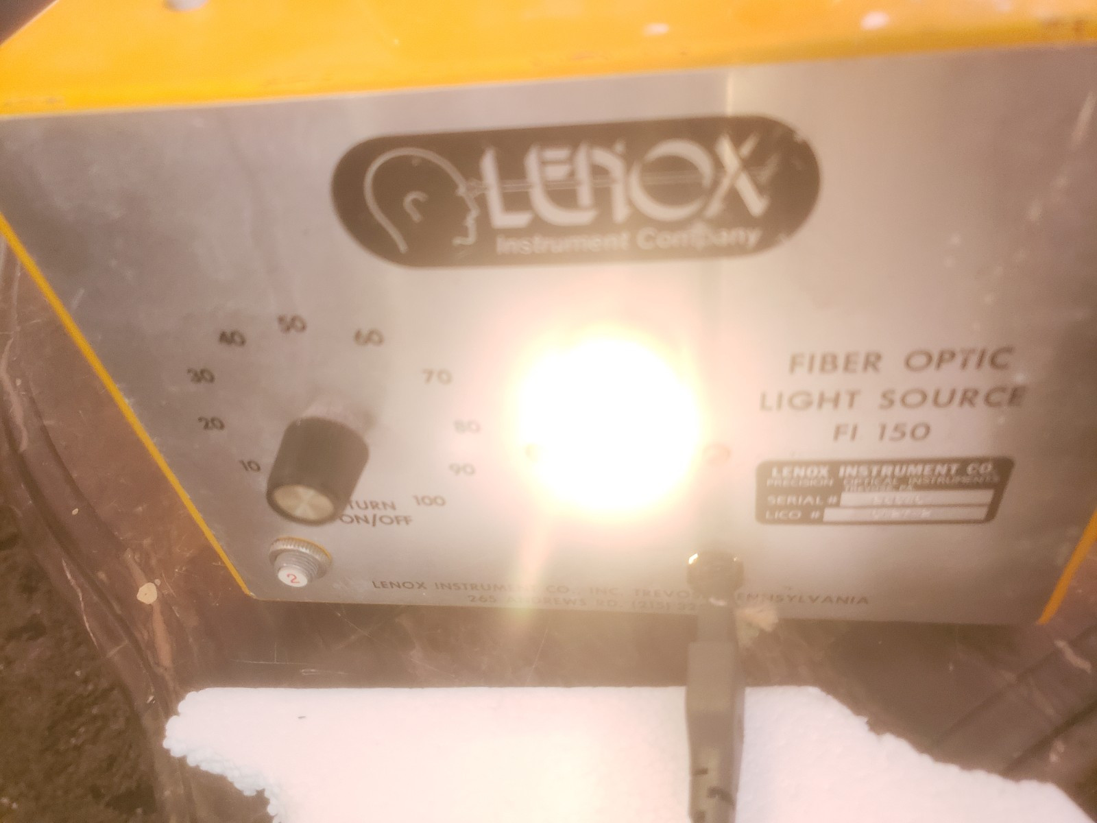 Lenox Instrument Fiberoptic Light Source Model FI 150 See Pictures.