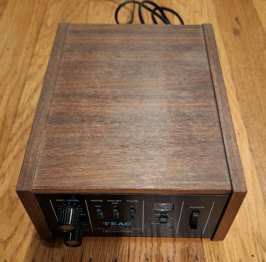 TEAC AN-60 W Noise Reduction Unit - Great condition. (UNTESTED) Powers on.