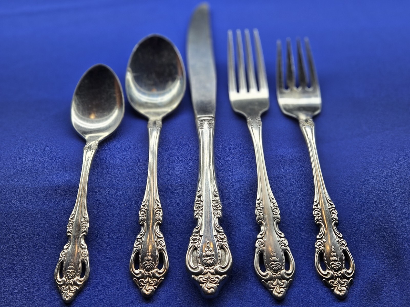 Brahms by Oneida Community Stainless Flatware Smart Choice Knife Forks Spoons