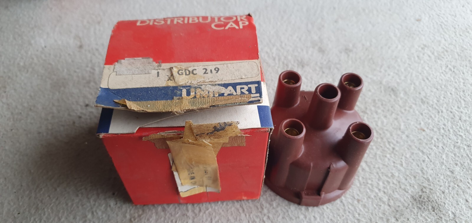Genuine NEW Unipart GDC219 Distributor Cap Toyota Tercel etc