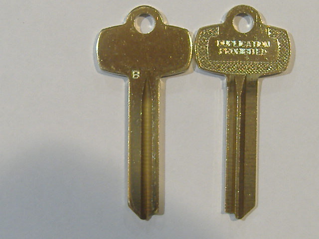 TWO NICKEL SILVER FITS BEST KEY BLANKS FOR "B" KEYWAY