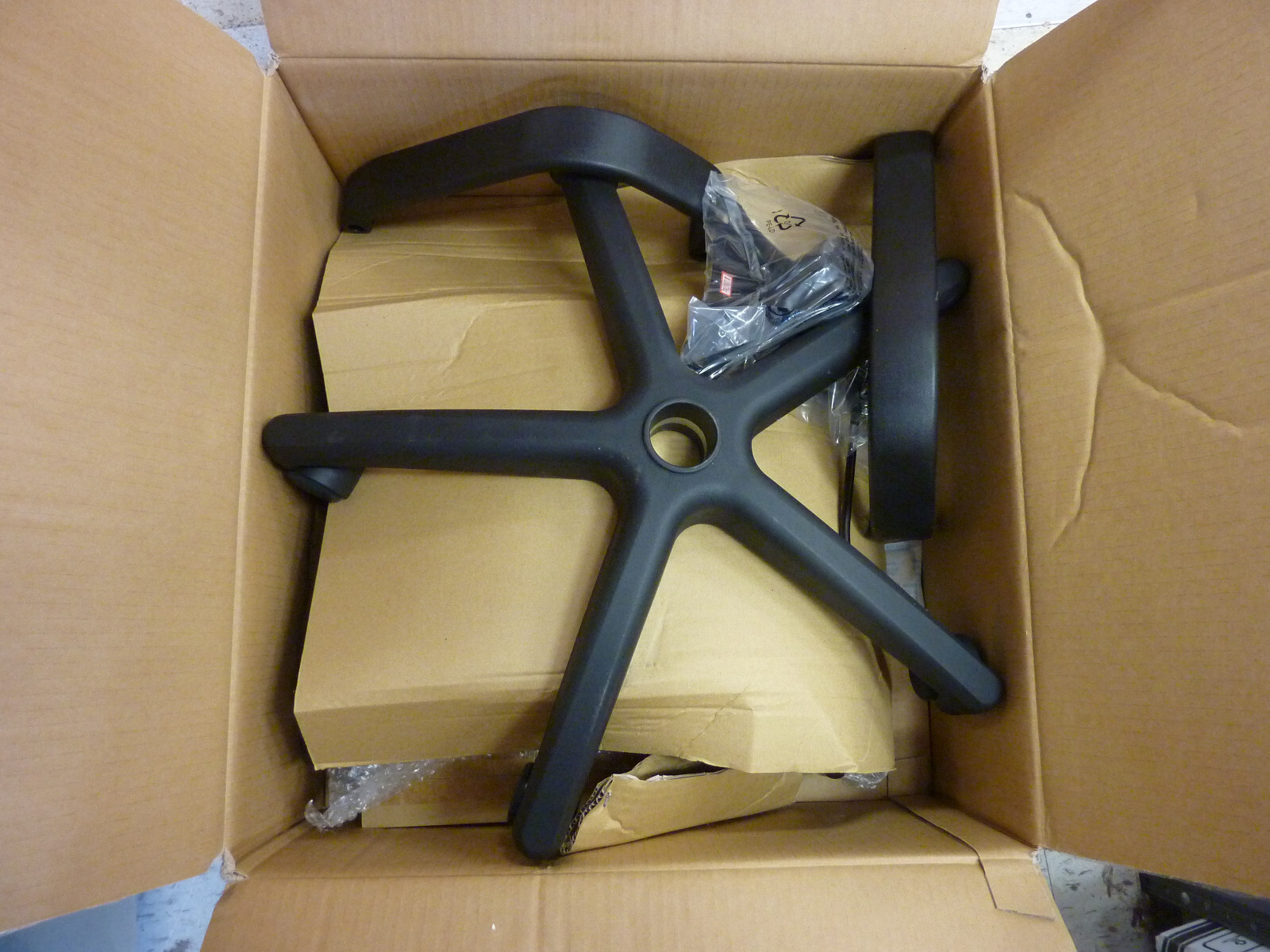BUNGIE FLAT MID BACK OFFICE CHAIR ARMS SILVER GRAPHITE BLACK NEW IN BOX
