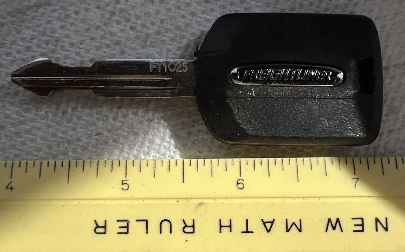 Freightliner Truck Key FT1025 Cut Used Nice Shape OE Factory Key Blank