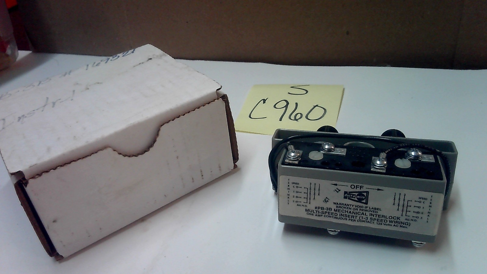 B-3B DUCT-O-WIRE PUSH BUTTON SWITCH