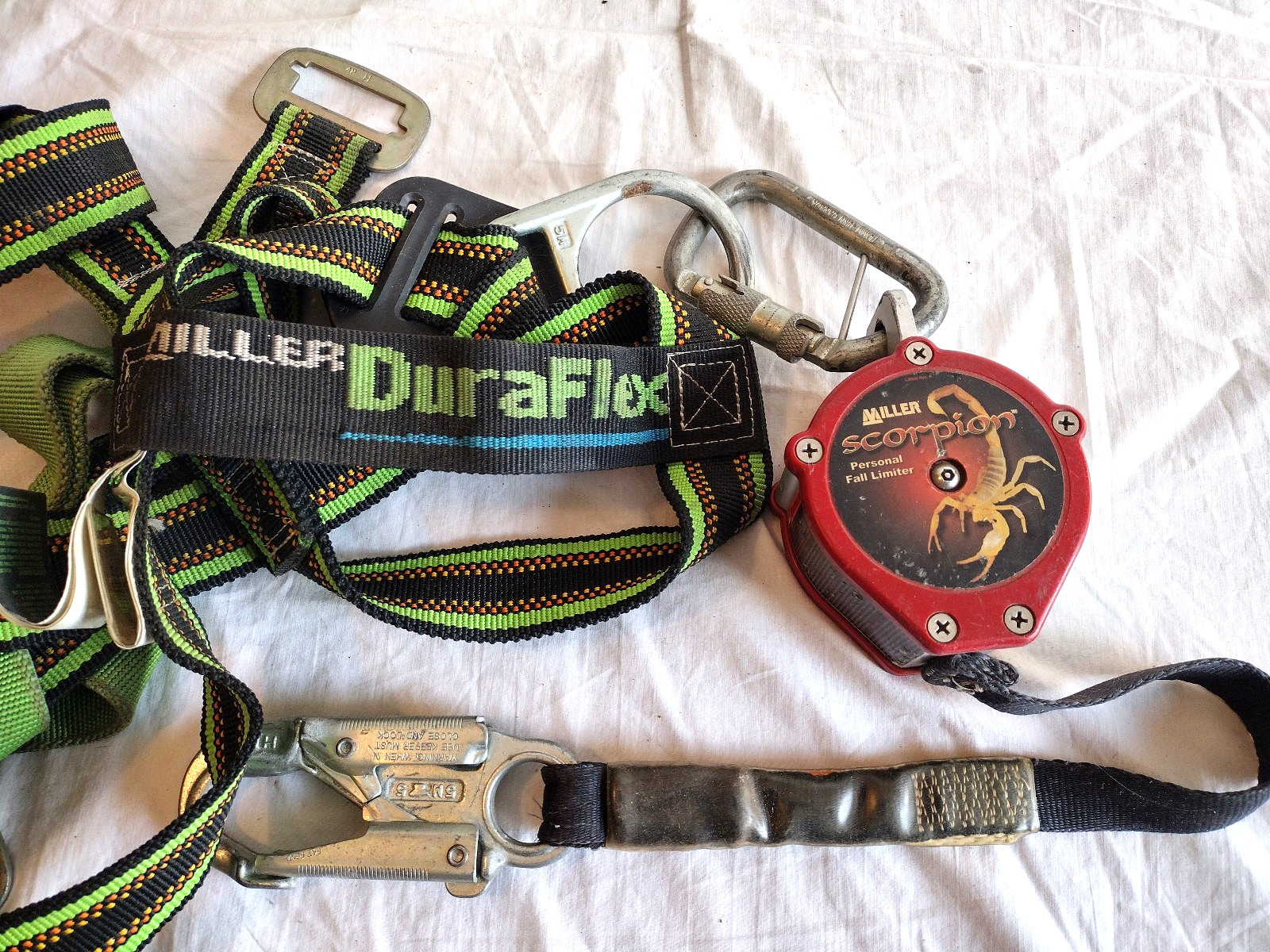 Miller Universa Duraflex Ultra Body Harness & Scorpion Personal Fall Limiter