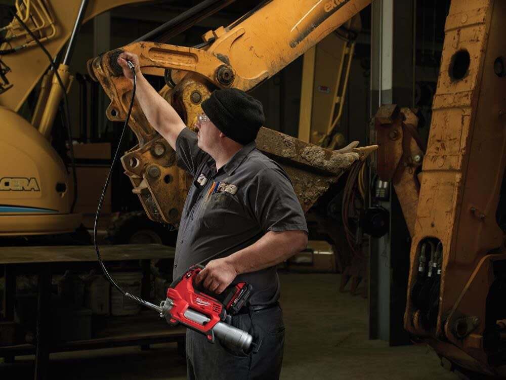 Milwaukee M18 2-Speed Grease Gun 1Ct Kit