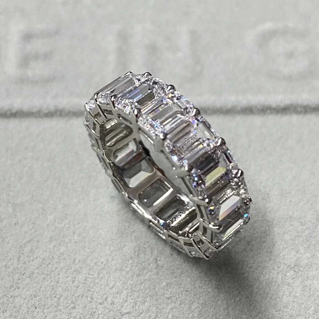 .925 Sterling Silver Cubic Zirconia Emerald Cut Eternity Band Ring Size 7 New