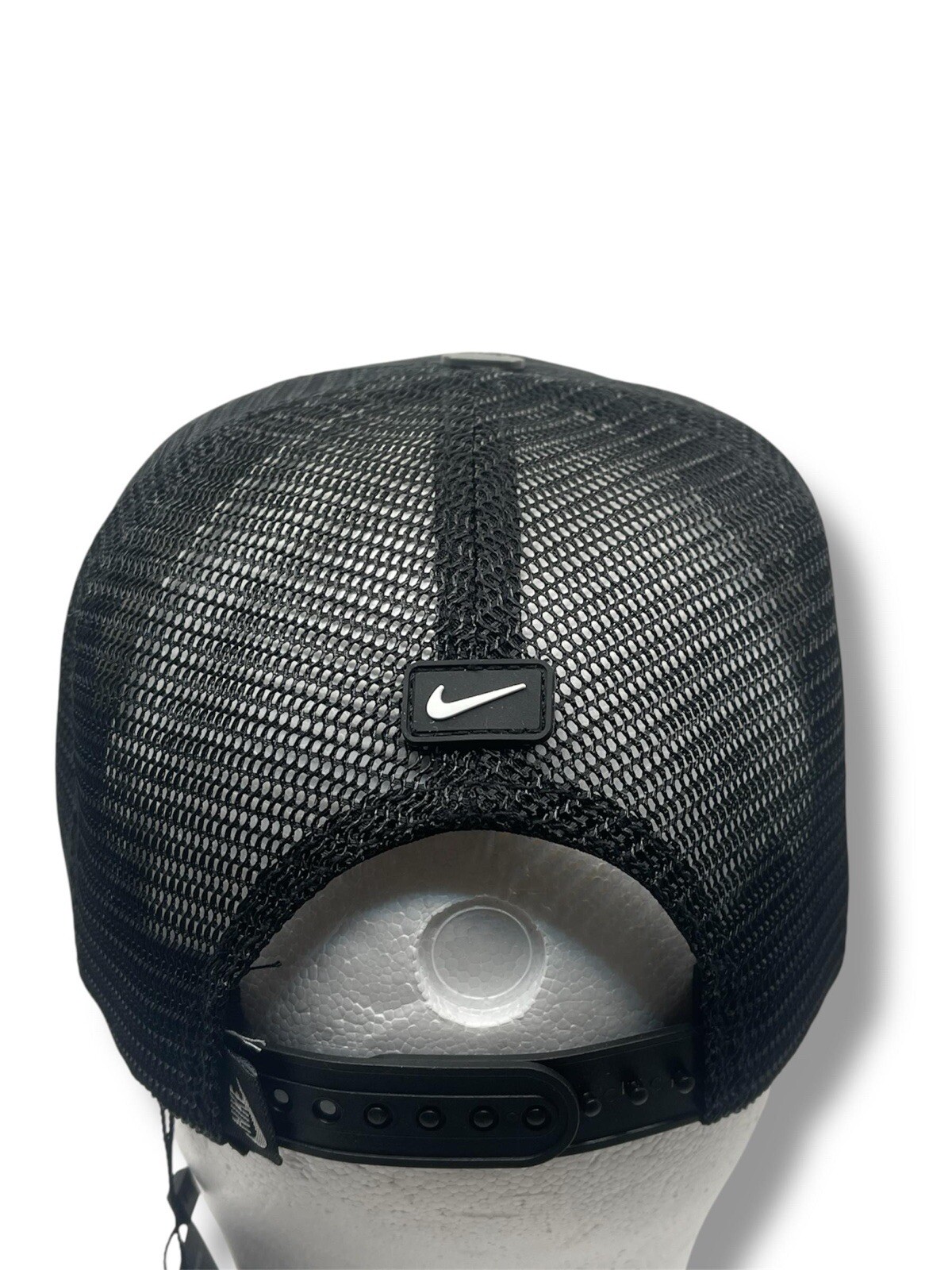 Nike Heritage 86 - Trucker Hat Adjustable Strap Black New with Tags