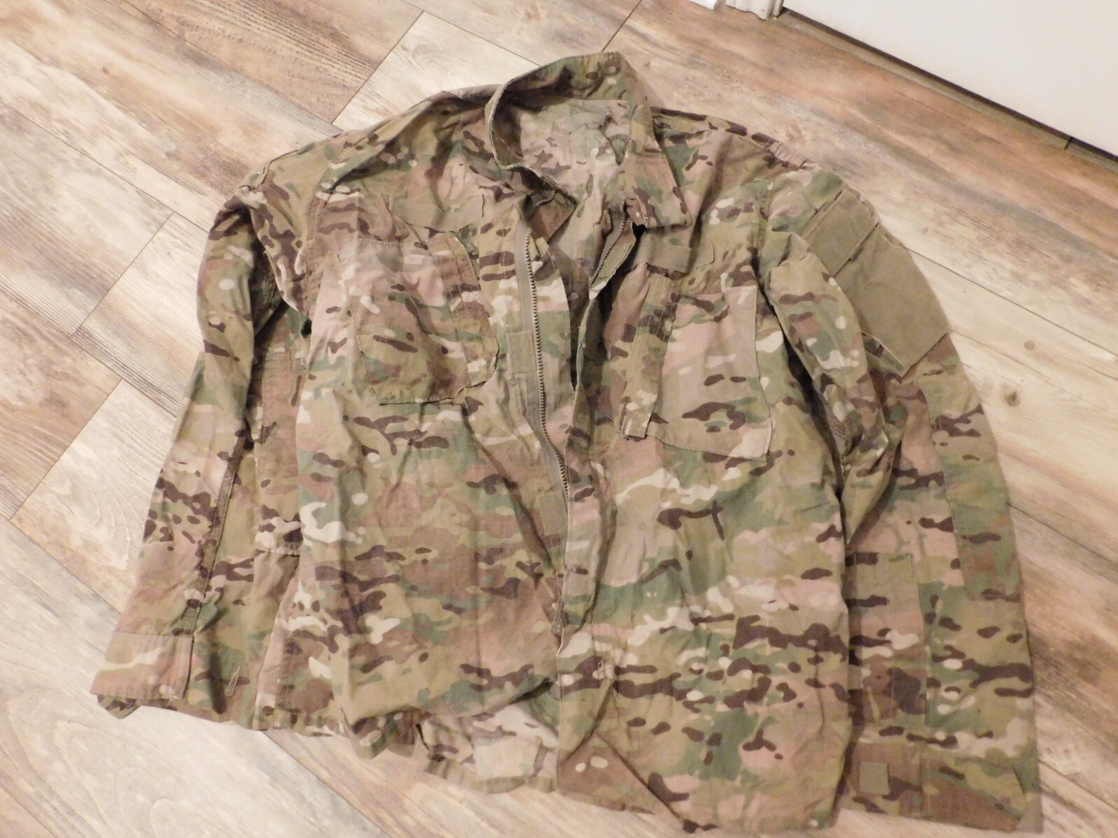 US ARMY MULTICAM FLAME RESISTANT COAT SZ LARGE -REG