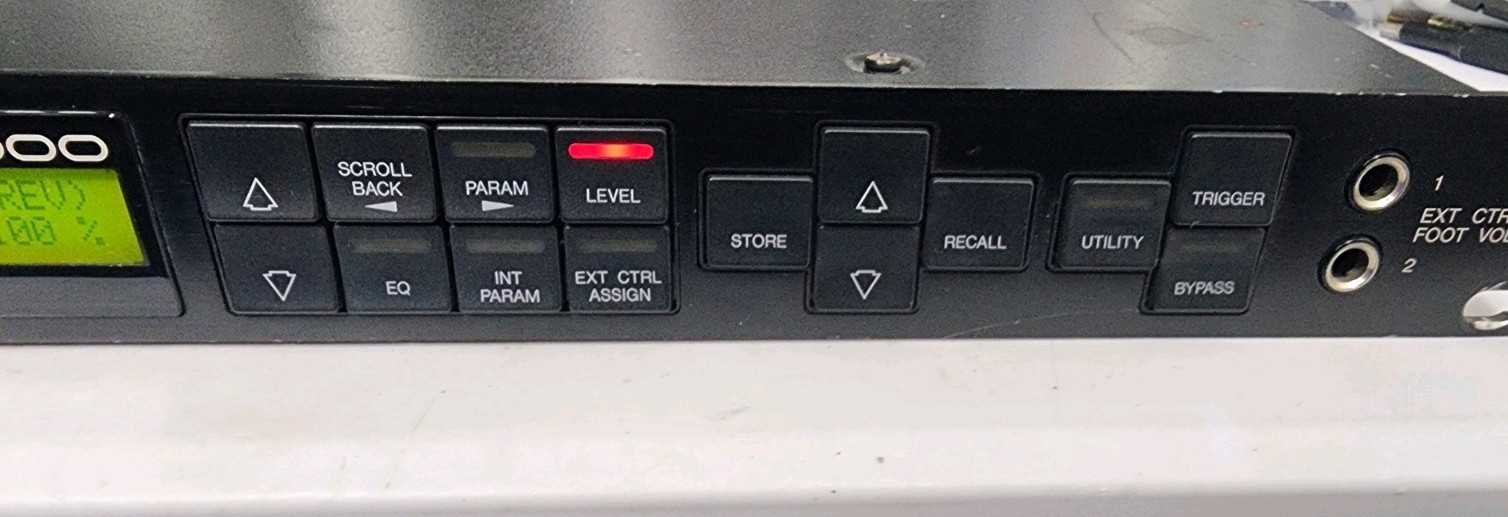 YAMAHA PROFESSIONAL MULTI EFFECT PROCESSOR SPX1000 Simple operation confirmed
