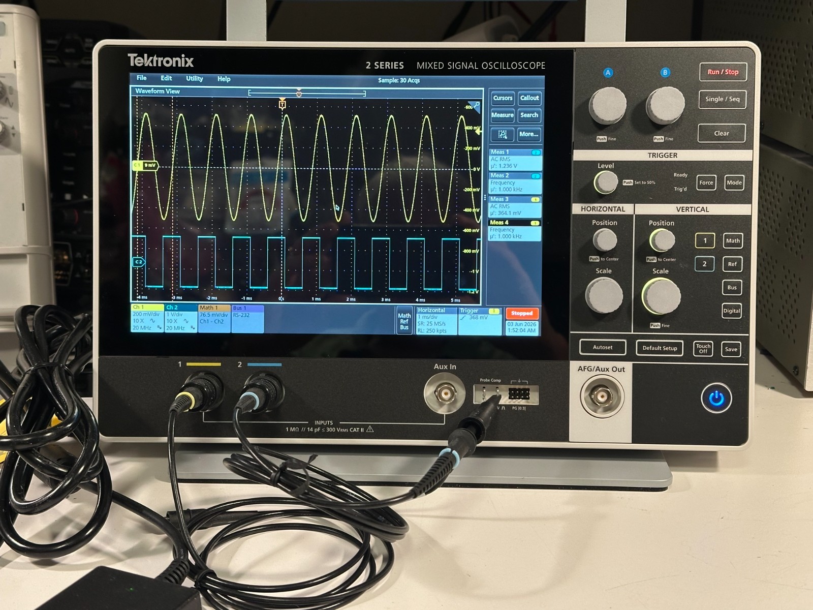 Tektronix MSO22 2-BW-70 70 MHz, 2-Channel Oscilloscope w/ Serial decode module