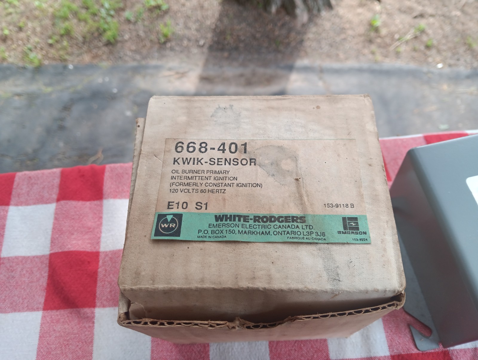 WHITE-RODGERS 668-451 OIL BURNER CONTROL WITH BOX