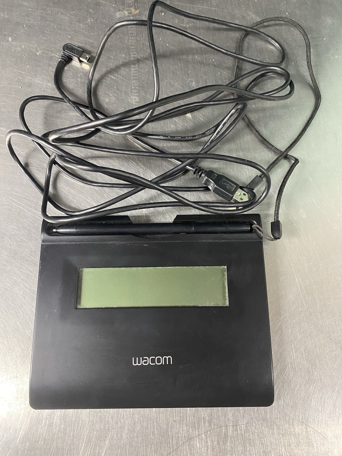 Wacom STU-300 /  USB LCD Signature Tablet Pad with Stylus Pen and USB Cable