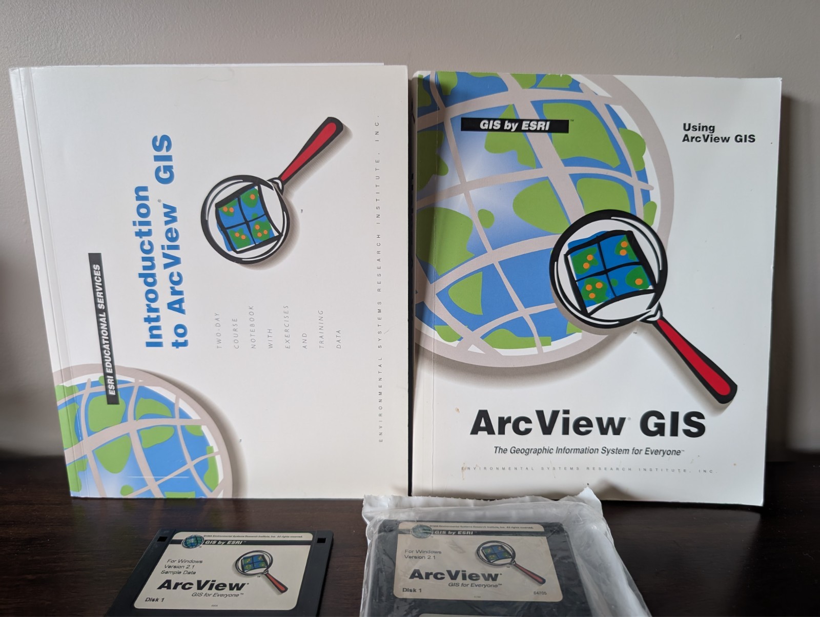 Arc View GIS version 2.1 for Windows with vintage 3.5" floppy disks
