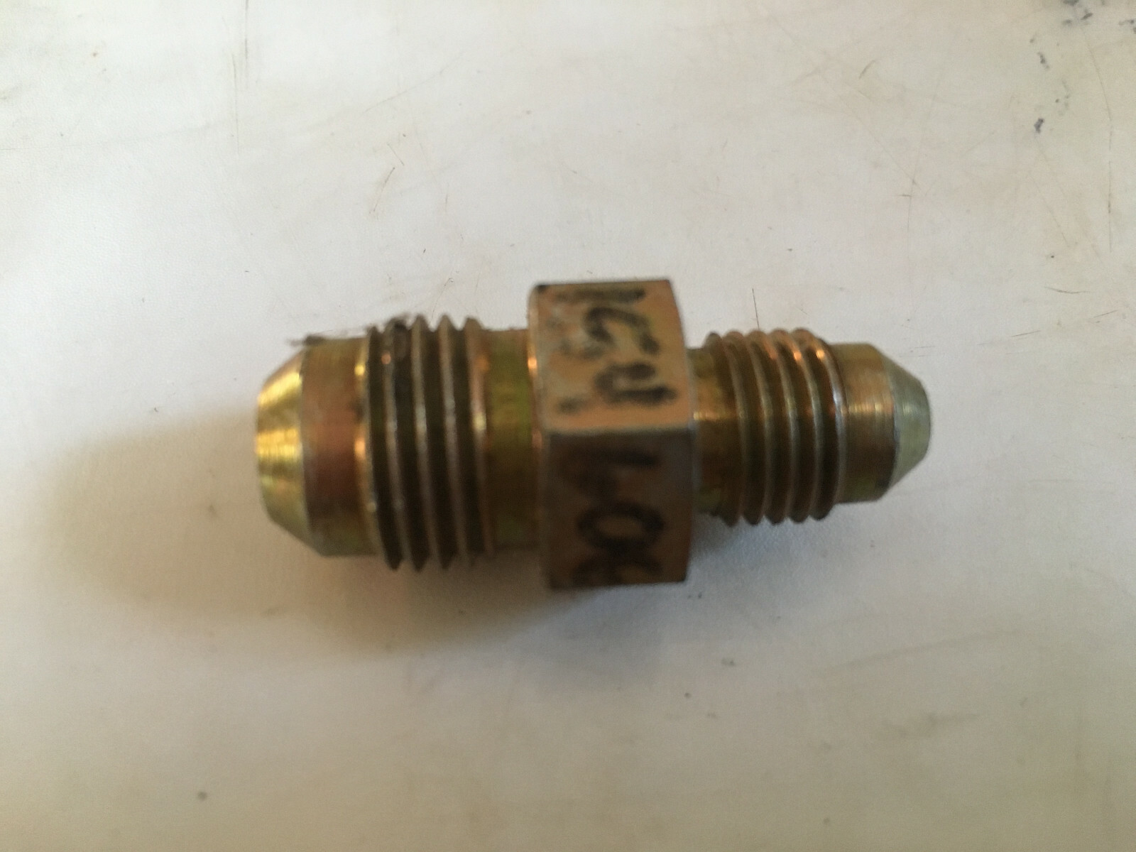 154606C1 - A New Hydraulic Fitting For A CaseIh 6000, 6500 Windrower Headers