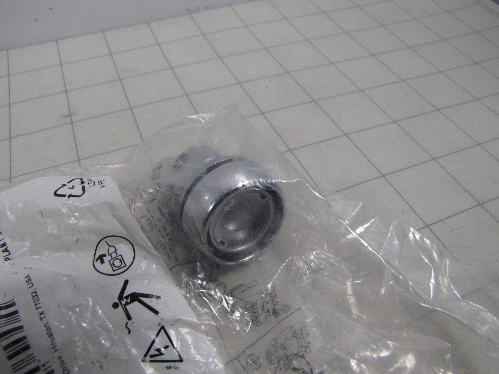 Sprecher Schuh D7M-LF9 Metal Illuminated Flush Pushbutton -NEW-