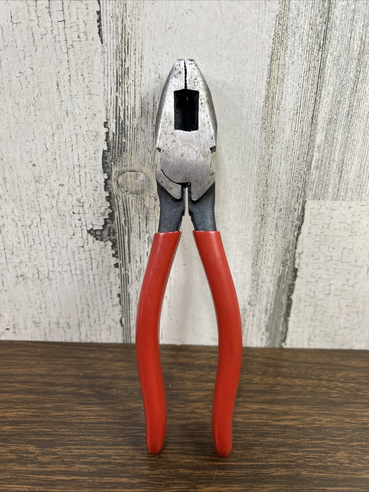 Mac Tools 7” Lineman’s Rounded Nose With Cutter Pliers M507C