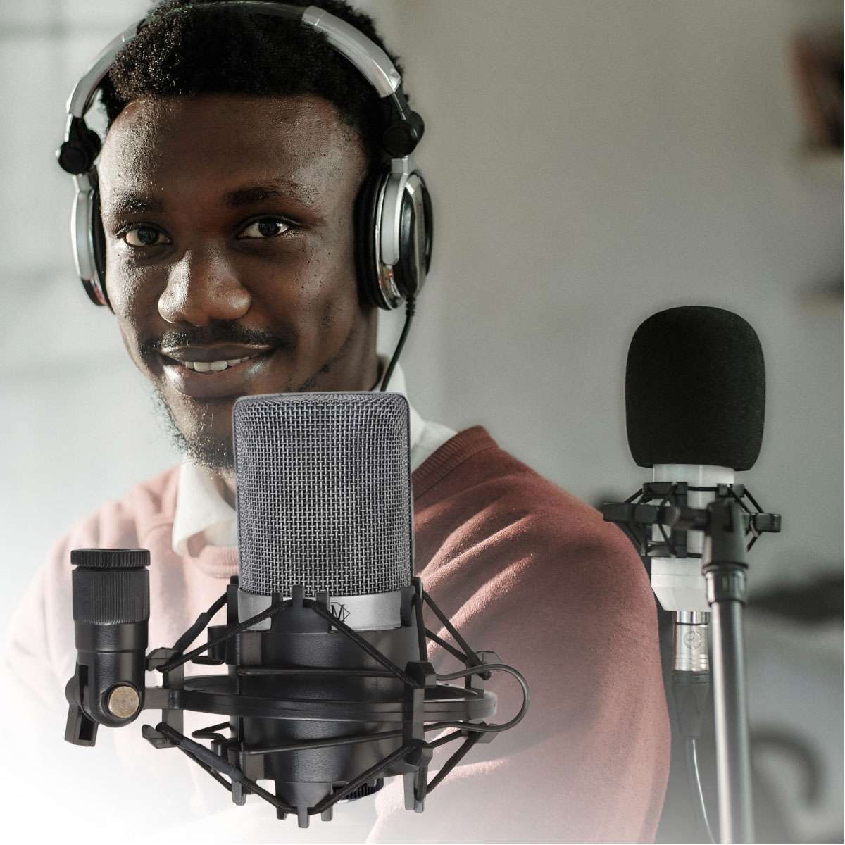 Universal Mic Microphone Shock Mount Clip for Home Studio Podcast Recording