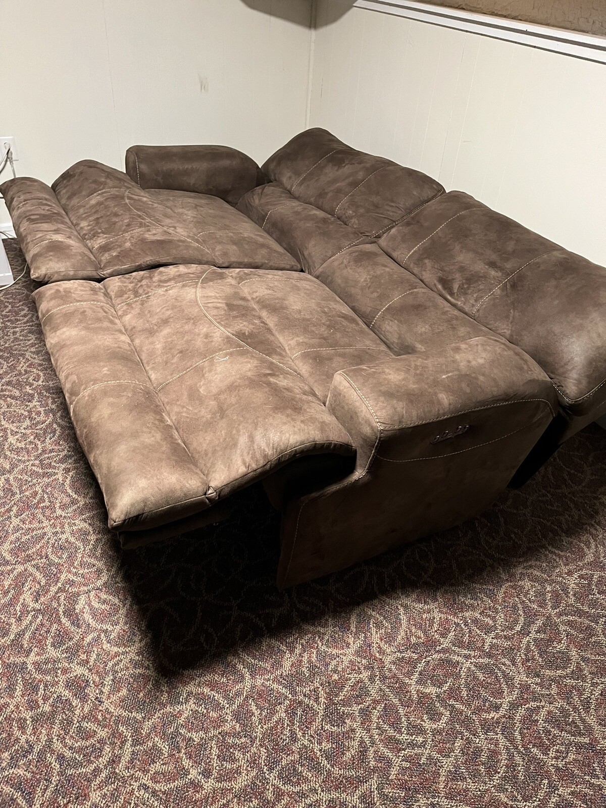 Eletric Reclining Couch, With Buttons On Each Side, Plus USB Ports On Each Side