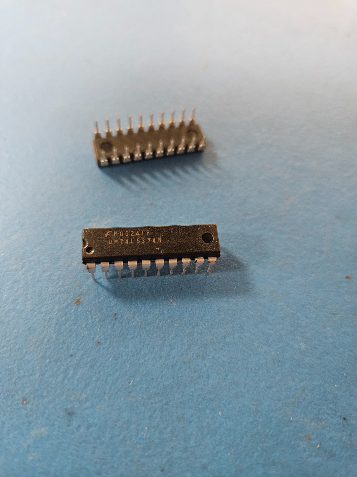 (3 PCS) DM74LS374N FSC